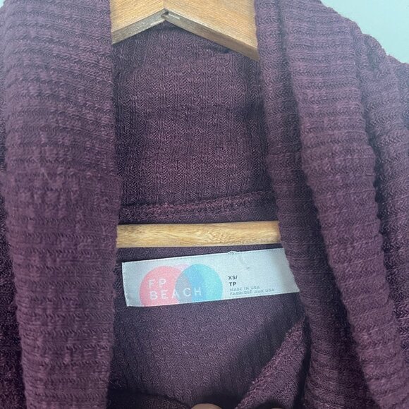 Free People Beach World Traveler Maroon Cowl Neck Sweater Split Back Sz. XS - Picture 4 of 6